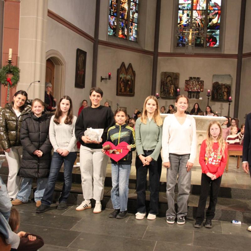 RS&GY: Spendenübergabe für das Sozialprojekt „Pundo“ im Adventsgottesdienst