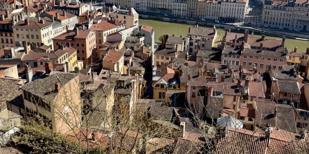 Lyon: Blick vom Fourvière-Hügel auf Altstadt, Saône und La Part Dieu