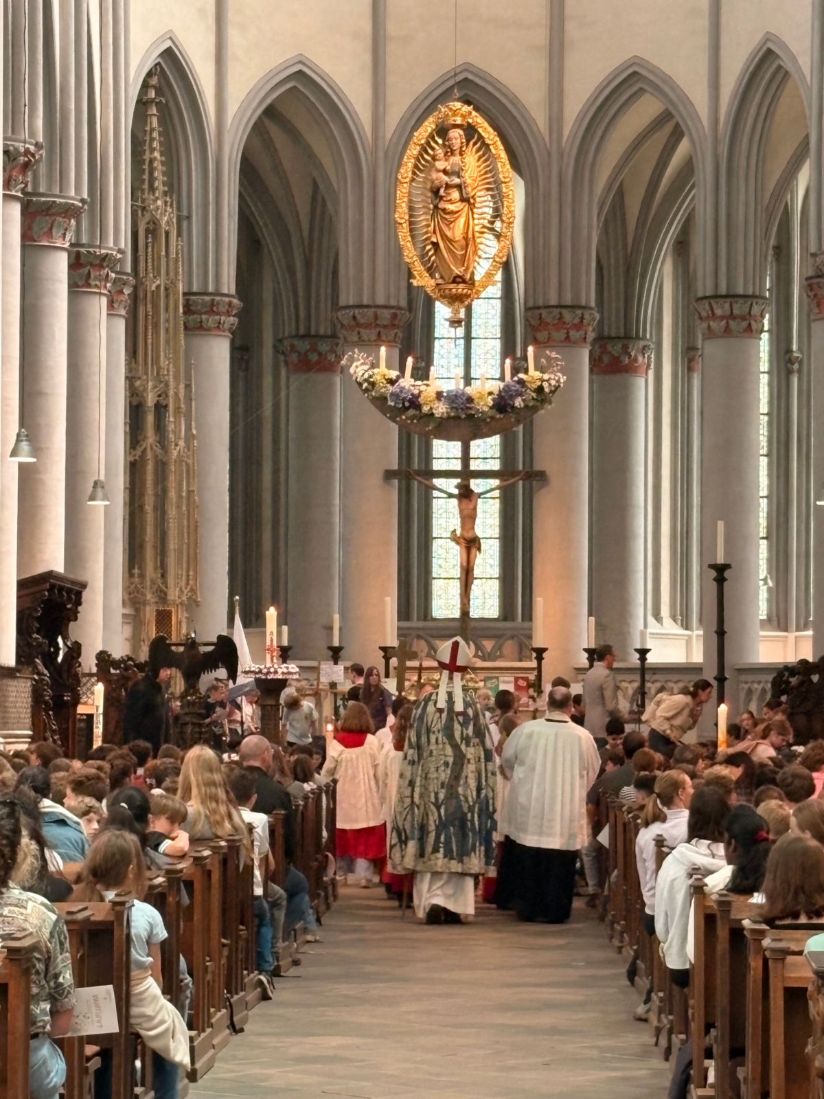 Mit Weihbischoff Ansgar Puff im Altenberger Dom