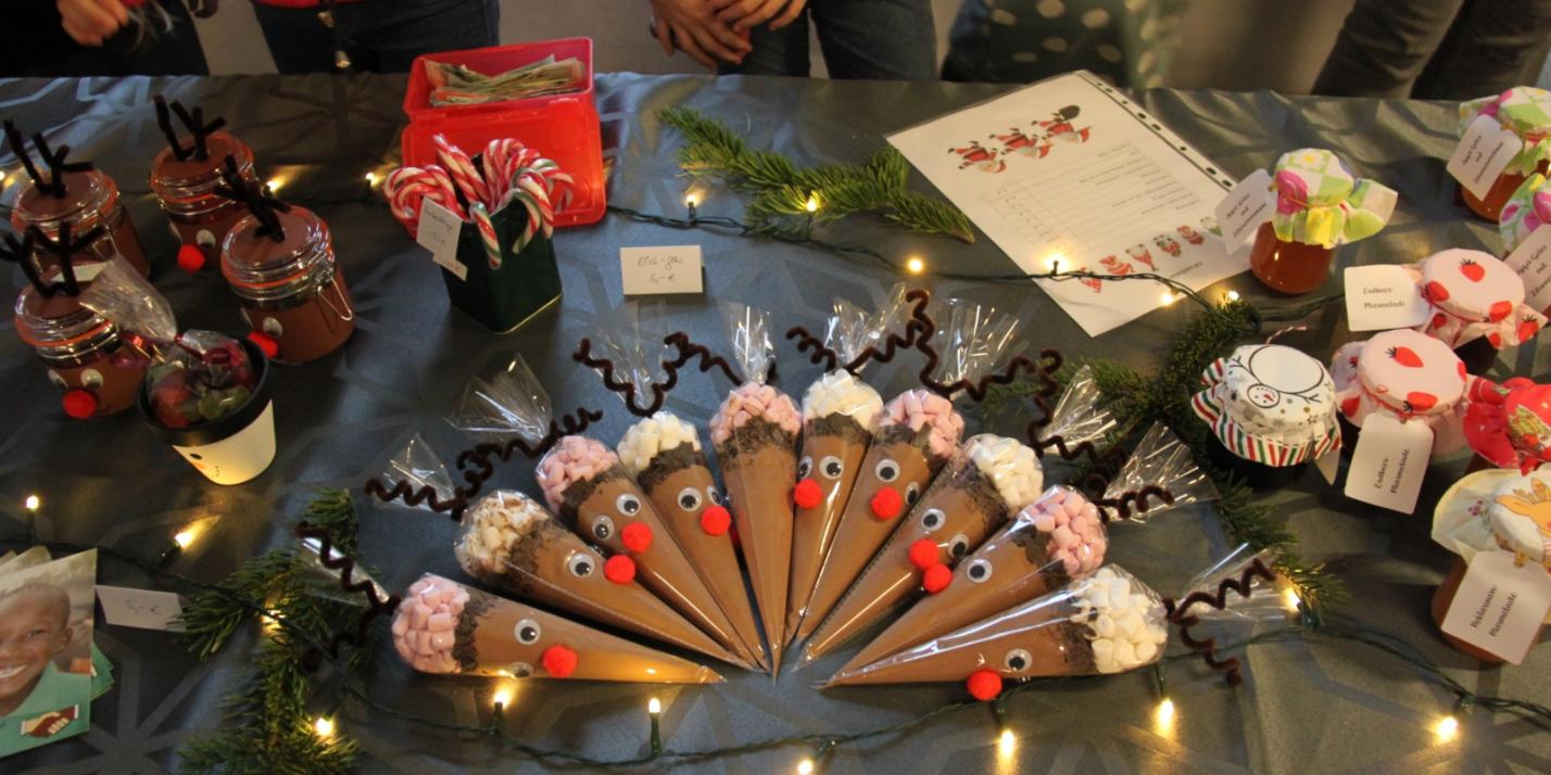 Ein Lichtlein brennt und Hoffnung wächst