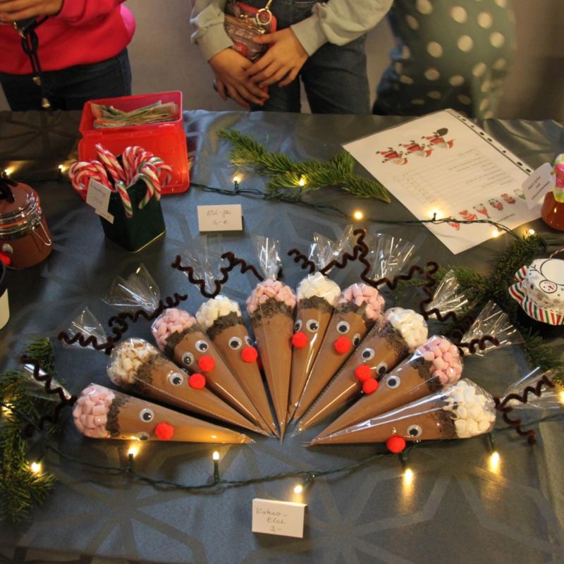 Ein Lichtlein brennt und Hoffnung wächst