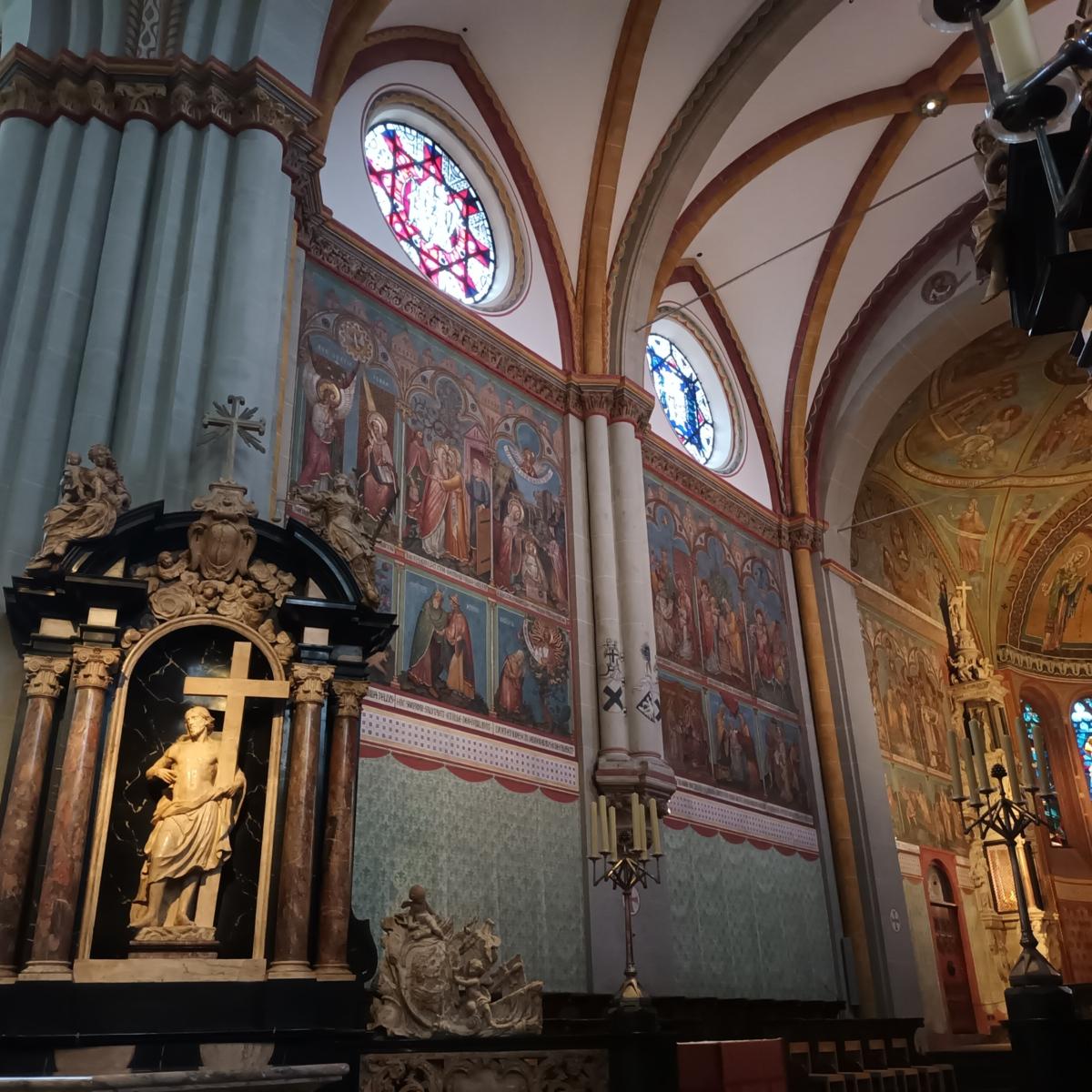 Q1 auf Exkursion im Bonner Münster