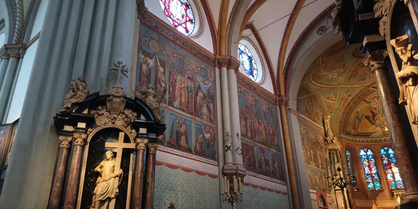 Q1 auf Exkursion im Bonner Münster