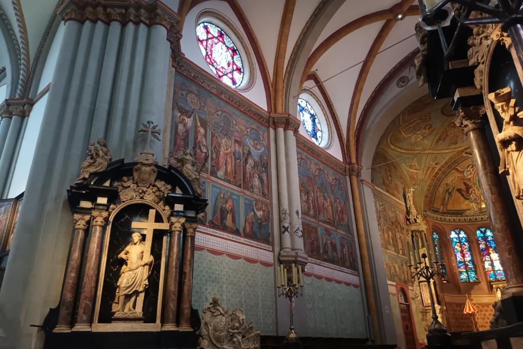Q1 auf Exkursion im Bonner Münster