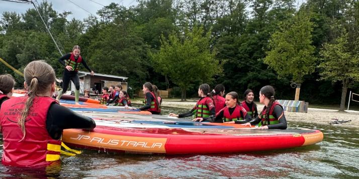 G7b beim Stand up paddling