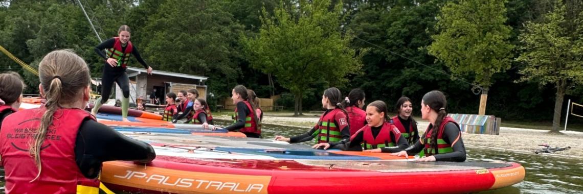 G7b beim Stand up paddling