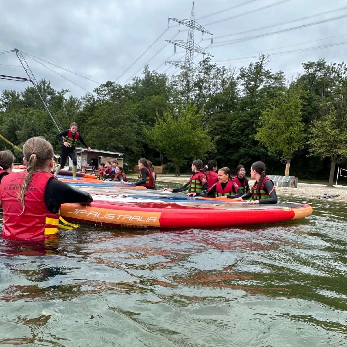 G7b beim Stand up paddling