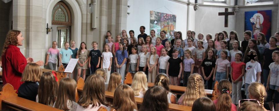 Ein großer Schritt in eine besondere Schule!