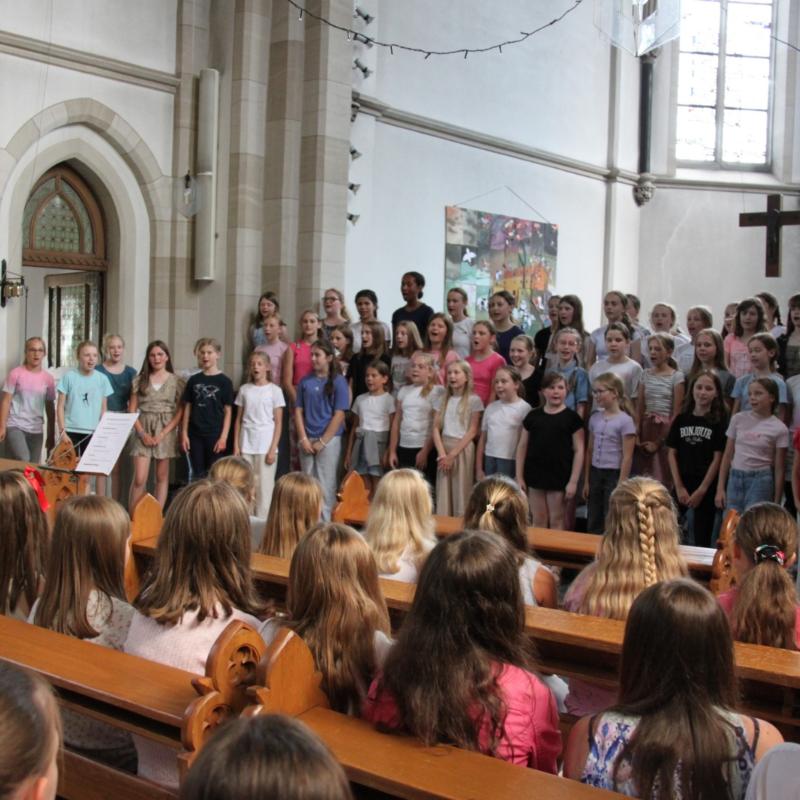 Ein großer Schritt in eine besondere Schule!