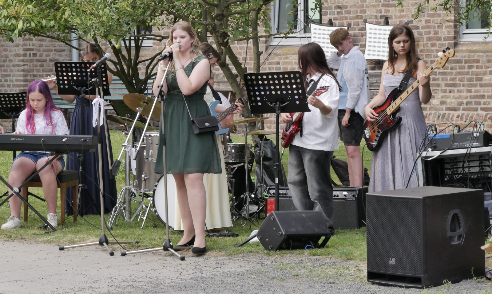 Unsere Schulband „Holy Water“