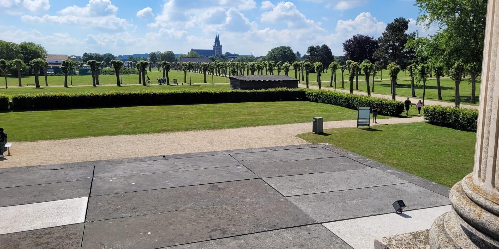 Ausblick vom Hafentempel auf die umliegenden Insulae