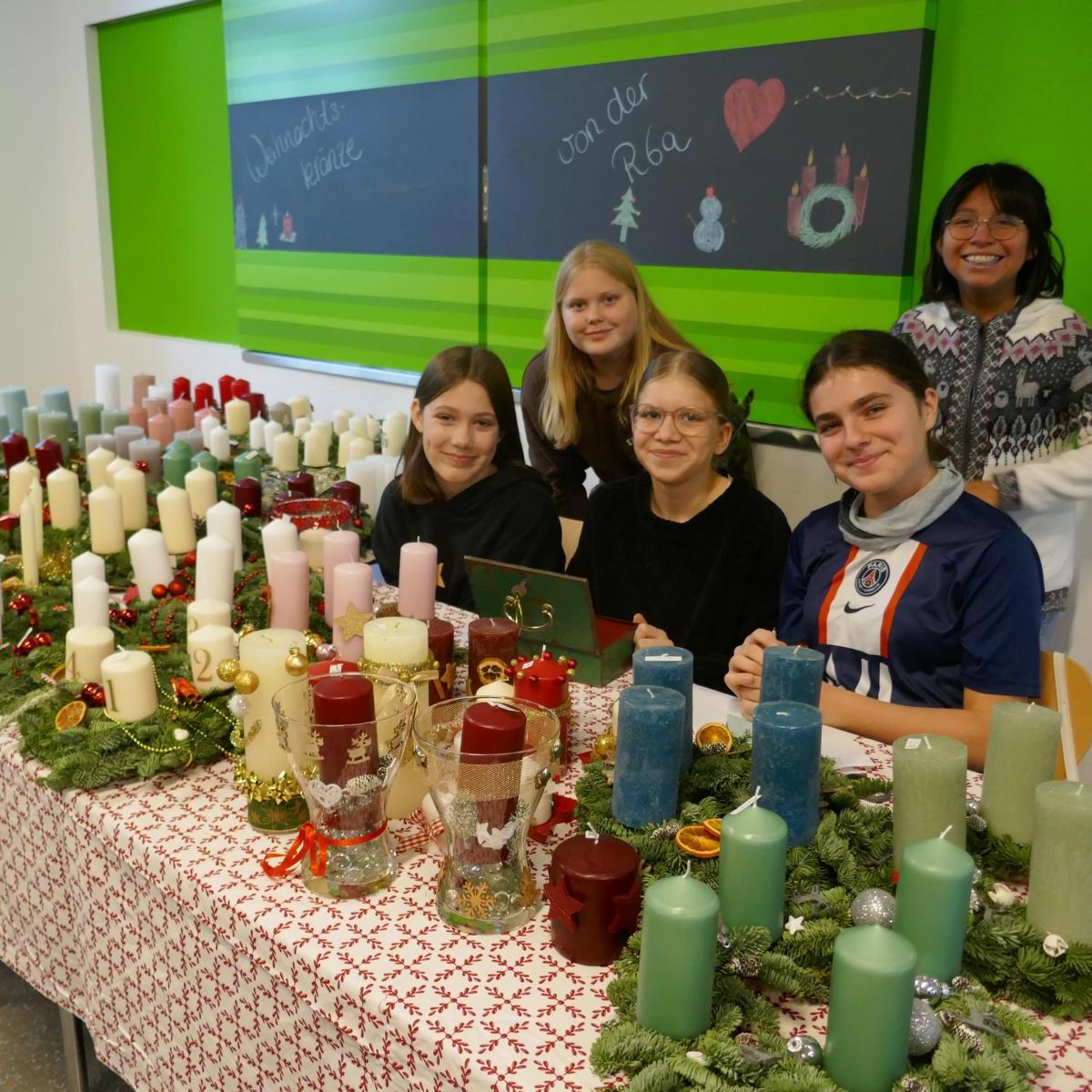 Adventsbasar und Ehemaligentreffen