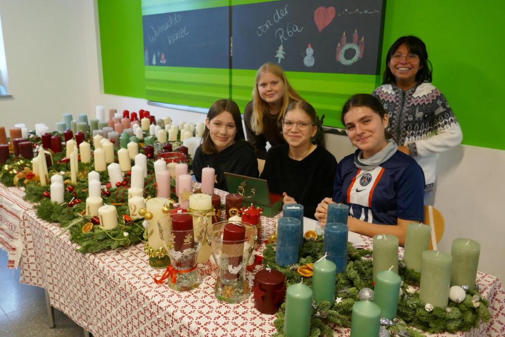 Adventsbasar und Ehemaligentreffen