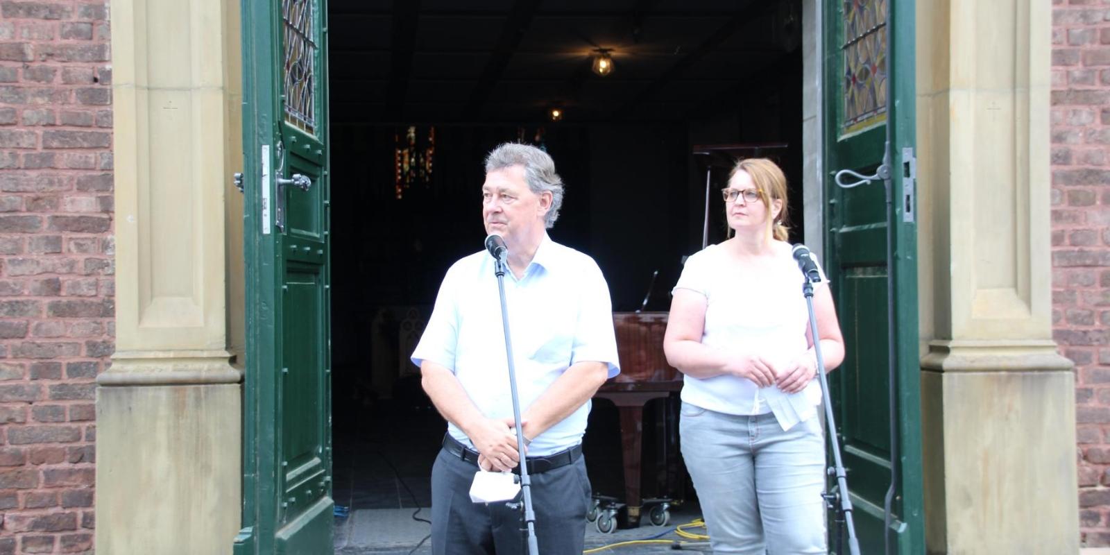 Dr. Kühling und Frau Tannenläufer