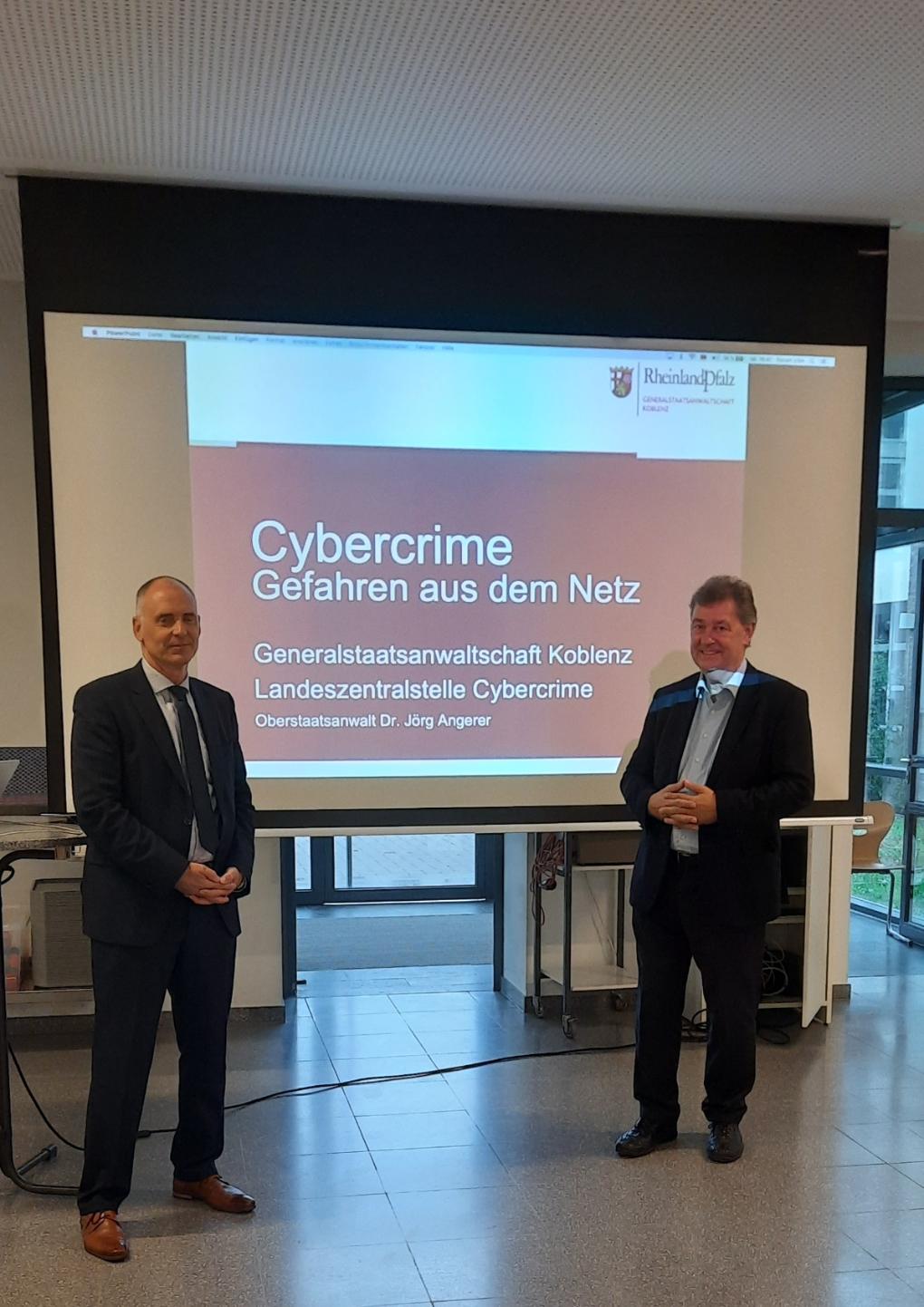 Dr. Angerer referiert über Cybercrime Gefahren aus dem Netz