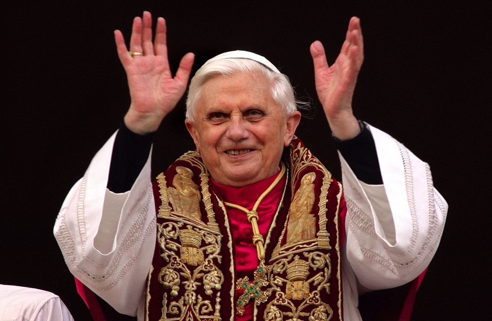 Papst Benedikt XVI bei seiner Wahl