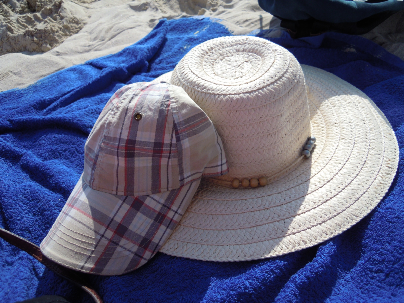 Sonnenschutz, Strand, Sand, Urlaub, Badesaison, Mode, Sommerfeeling, Ex-Bild-DB-ID: 22239