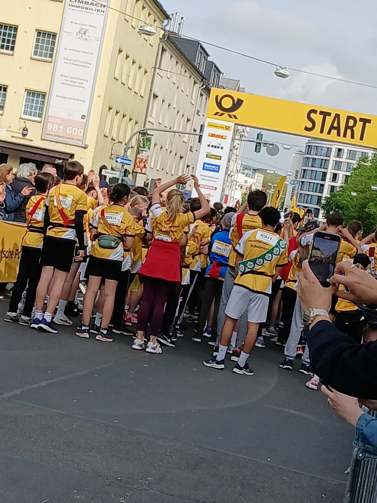 USH läuft Staffel beim Bonner Postmarathon